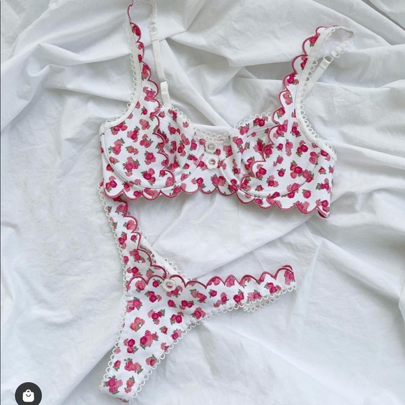 FOR LOVE & LEMONS Baby Blooms Thong Panty - Picture 2 of 9